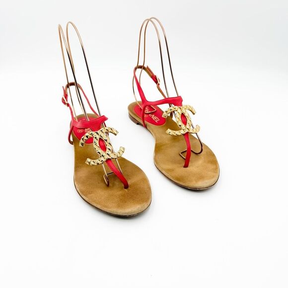 Chanel Interlocking CC Logo Rouge Leather Sandals EU 40C - Picture 1 of 12